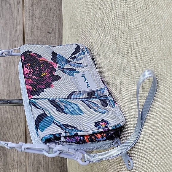 Vera Bradley Flroral Nylon Small Convertible Crossbody Wallet Shoulder Bag - Picture 3 of 12